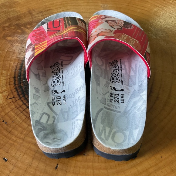 Birkenstock Birki’s Slides Sandals w/ Vintage Pin-up Images Men’s 9 Women’s 11 - Picture 5 of 9